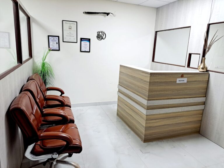 Best Dental Clinic in South Delhi - Makkar's Multispeciality Dental Clinic